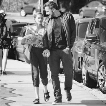 Birkenstock Arizona Sandalias en Negro usadas por Violet Affleck Brentwood 9 de septiembre de 2018