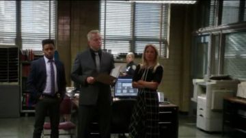 Roland Mouret Keaton Skirt worn by Dr. Joan Watson (Lucy Liu) in Elementary (S07E08)