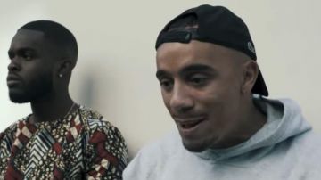 La casquette noire Lacoste portée par Mister V dans sa vidéo YouTube LE QUEBEC