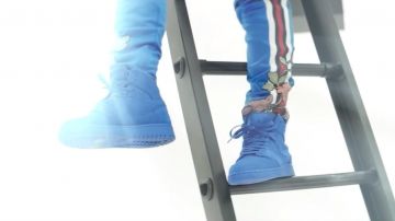 Blue Nike blazer mid vintage worn by Billie Eilish as seen in her Ilomilo music video