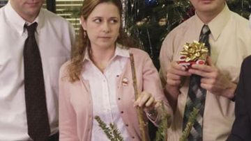 Pale Pink Cardigan of Pam Beesly (Jenna Fischer) in The Office (S02E10)
