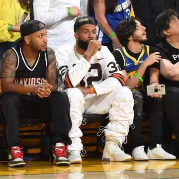 Le pantalon blanc 99 Percentis porté par Odell Beckham Jr sur son compte Ins­ta­gram @Obj