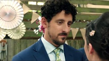 Long Sleeves Light Blue Shirt worn by Marvin (Adam Shapiro) in Ode to Joy