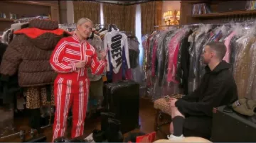 Adidas Originals x Ji Won Choi chaqueta de rayas mixtas usada por Erika Jayne en The Real Housewives of Beverly Hills (Temporada 09 Episodio 20)