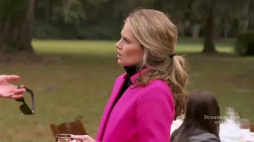 Milly Slim Manteau porté par elle-Même (Cameran Eubanks) dans le Sud de Charme