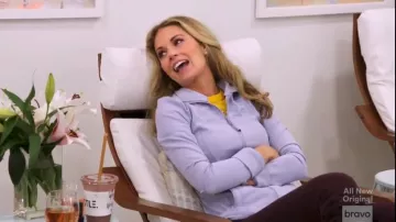 Lululemon Définir la Veste portée par elle-Même (Cameran Eubanks) dans le Sud de Charme (Saison 06 Episode 9)