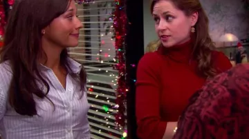 Red Turtleneck of Pam Beesly (Jenna Fischer) in The Office (S03E10)