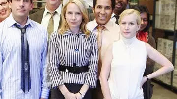 Noir Blanc Vertical Chemise Rayée de Holly Flax (Amy Ryan) dans Le Bureau (S05E02)