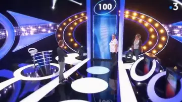 Sneakers Nike Cortez black worn by Cyril Féraud in the show no one had thought of it ! 16 July 2019