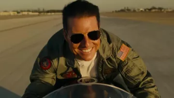 Ray-Ban Aviator Lunettes de soleil portées par Pete Mitchell (Tom Cruise) dans Top Gun: Maverick
