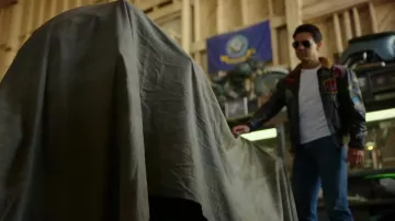 Pantalon Jeans portés par Maverick (Tom Cruise) dans Top Gun: Maverick