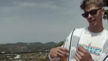 Les lunettes de soleil de Prime dans son clip HIWIGO