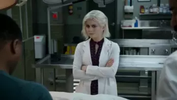 Joie  Mintee Blouse in Blackberry worn by Olivia Moore (Rose McIver) in iZombie (Season 05 Episode 11)
