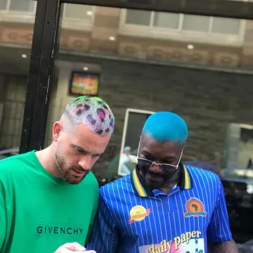 Le t-shirt vert Givenchy de Raphael Pépin sur son compte Instagram @raphoupeps