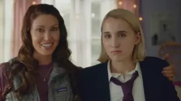 Camisa blanca usada por Milly (Harley Quinn Smith) en Jay and Silent Bob Reboot