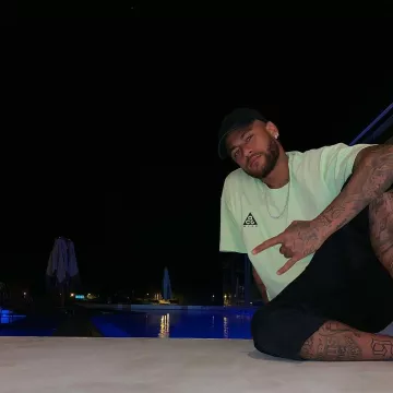 The t-shirt logo Nike ACG of Neymar on his account Instagram @neymarjr