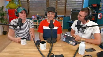 La camiseta blanca de Carhartt de Cyprien en el video de YouTube de Mastu & Neoxi: los suscriptores más problemáticos