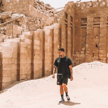 The black sneakers Vans worn by Thibault Garcia on his account Instagram @thibaultgarcia