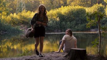 Los cortos negros de Franziska Doppler (Gina Stiebitz) en Dark (Temporada 02 Episodio 01)