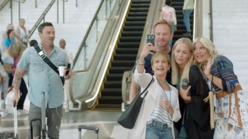 Camisa de mezclilla usada por Brian Austin Green en BH90210 (Temporada 01)