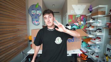The Suitcase Rimowa Off white transparent Harrison Nevel in Unboxing Was $20,000.00 Sneaker Mystery Box PART 2