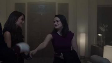 Ted Baker Micro Côtelée Recadrée Top porté par Veronica Lodge (Camila Mendes) à Riverdale (Saison 01 Épisode 01)