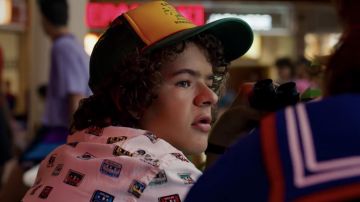 The replica of the cap worn by Dustin Henderson (Gaten Matarazzo) in Stranger Things Season 3 Episode 3