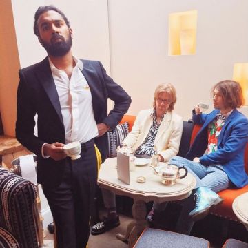 Stella McCartney white shirt worn by Himesh Patel on his Instagram account @himeshjpatel
