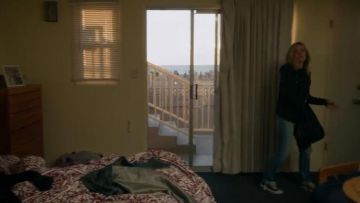 Converse Chuck Taylor Low Sneaker usado por Veronica Mars (Kristen Bell) en Veronica Mars (Temporada 04 Episodio 02)