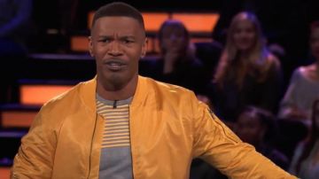 Chaqueta bomber amarilla usada por Jamie Foxx en Beat Shazam (S03E08)