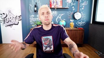 Le t-shirt Yoko de Squeezie dans sa video YouTube Est-ce vraiment ce que vous voulez ?