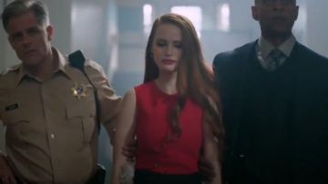 Ted Baker Natalle Haut porté par Cheryl Fleur (Madelaine Petsch) à Riverdale (Saison 01 Épisode 03)