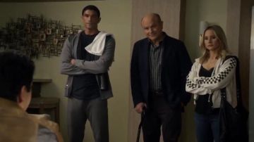 Vendu et Rayé x RE/FAIT La Malibu Hooded Zip Sweat-shirt. porté par de Veronica Mars (Kristen Bell) dans Veronica Mars (Saison 04 Épisode 04)