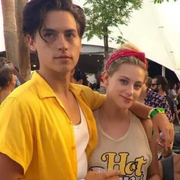 Yellow short sleeve shirt worn by Cole Sprouse on the Instagram account @_cole_sprouse_64