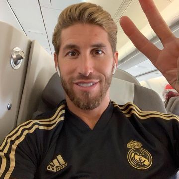 Adidas Real Madrid Training Polo usado por Sergio Ramos en su cuenta de Instagram @sergioramos