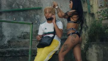 La maillot Adidas du Mexique porté par Zola dans son clip 7.65