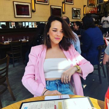 El blazer rosa fluido que lució Pauline Ducruet en su cuenta de Instagram