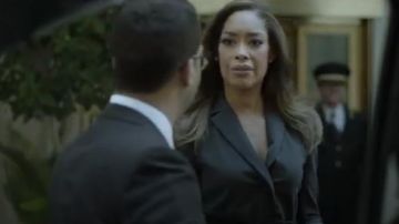 Brunello Cucinelli Long en Laine Légère Blazer Veste de Velours, Ceinture porté par Jessica Pearson (Gina Torres) Pearson (S01E01)