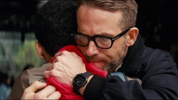 Watch black Nixonde Detective Pikachu (Ryan Reynolds) in Pokémon Detective Pikachu
