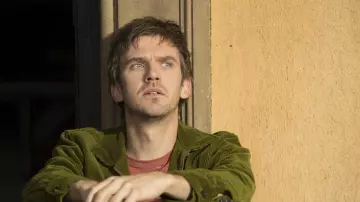 Le blazer vert en velours côtelé de David Haller (Dan Stevens) dans Legion (S03E01)