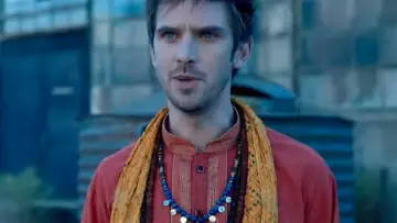 L'écharpe Orange de David Haller (Dan Stevens) dans Legion (S03E01)