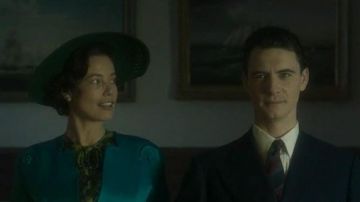 Sombrero verde de Gabrielle (Stephanie Corneliussen) en Legión (S03E03)