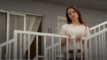 n:la Philanthropie Harlow BFF Coton Tee porté par Izabela Vidovic dans Veronica Mars (Saison 04 Épisode 07)