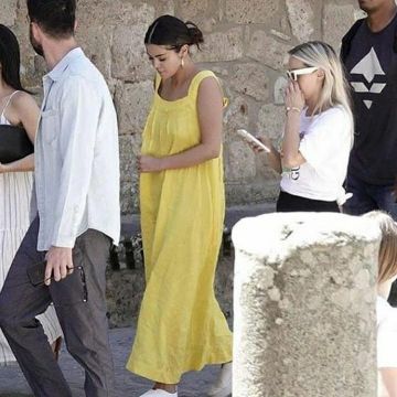 Three Graces London Ninetta Linen Maxi Dress In Yellow worn by Selena Gomez Italy July 24, 2019