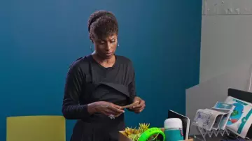 La Casque Razer de April (Issa Rae) dans Little