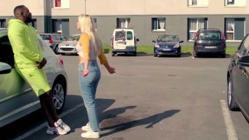 The shorts neon Kenzo of KeBlack in her video clip Chop