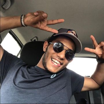 Le t-shirt Asics porté par Dylan Robert sur son compte Instagram @dylan_robertofficiel