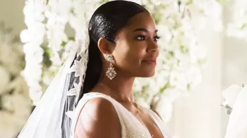 Les boucles d'oreilles Oscar de la Renta de Mary Jane (Gabrielle Union) à son mariage dans Being Mary Jane (S04E21)