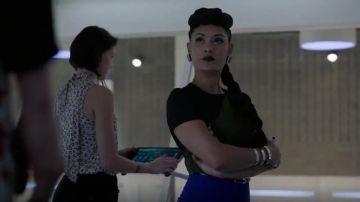 Diane Von Furstenberg à Manches Courtes Adaptées Midi Robe portée par Reeva Payge (Grâce Byers) dans Le Surdoué (Saison 02 Episode 02)