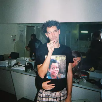 The t-shirt Ronnie feat Nas JeanJass on his account Instagram of @jeanjass